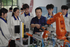 <b>职业手艺大学电气从动化手艺专业群：高技强人</b>